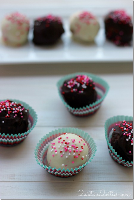 White Chocolate and Dark Chocolate Oreo Truffles